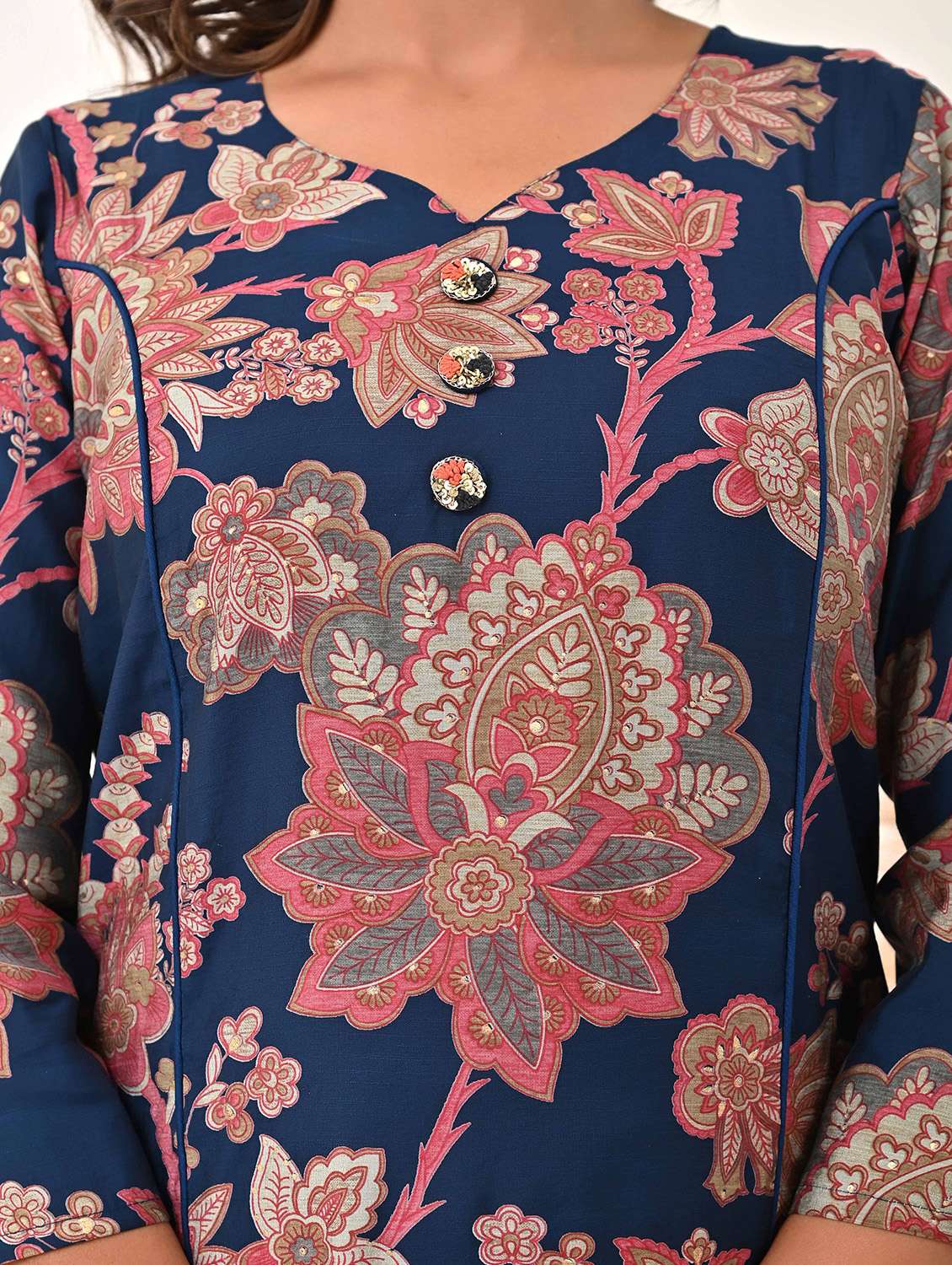 women floral three quarter sleeve a-line kurta - 21956108 -  Standard Image - 4