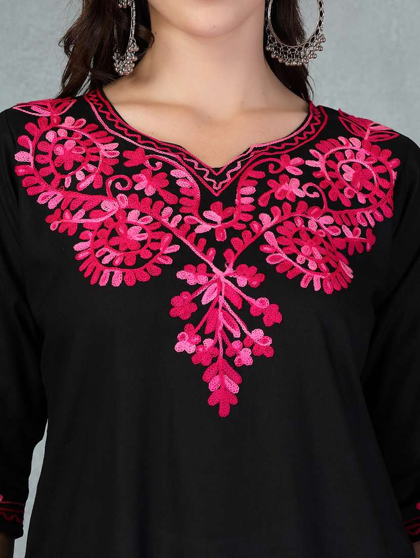 women embroidered three quarter sleeve straight kurti - 21956122 - Standard Image - 4
