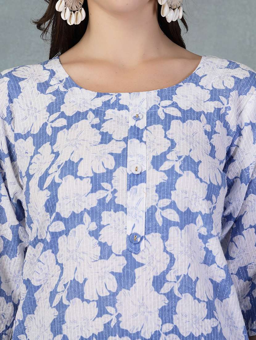 women floral three quarter sleeve straight kurti - 21956133 -  Standard Image - 4