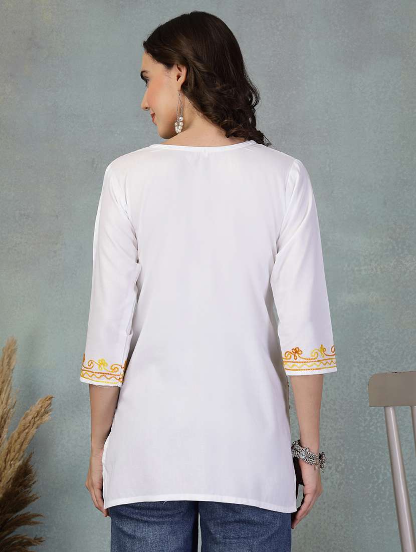 Women Embroidered Three Quarter Sleeve Straight Kurti