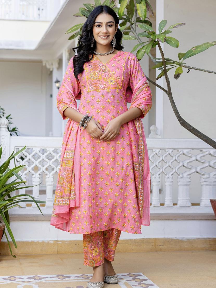 women three quarter sleeve kurta pant with dupatta set - 21956149 - Standard Image - 1