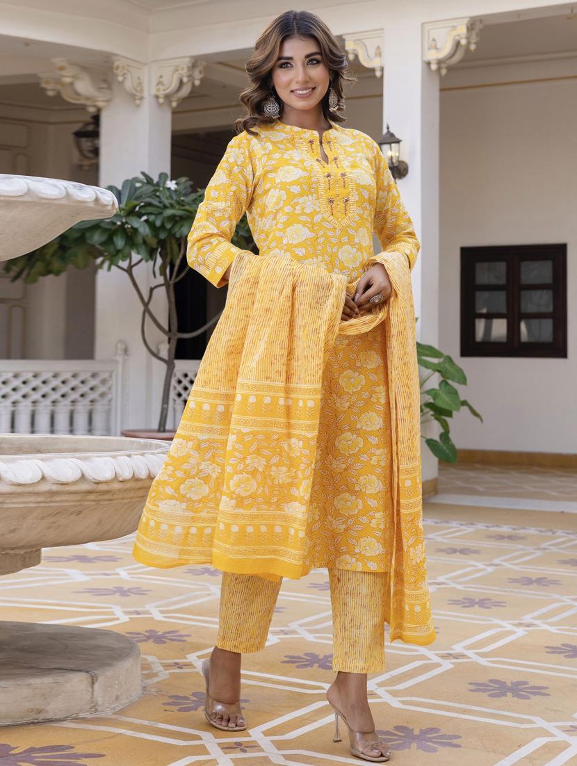 women three quarter sleeve kurta pant with dupatta set - 21956154 - Standard Image - 1