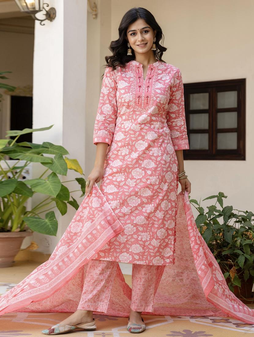 women three quarter sleeve kurta pant with dupatta set - 21956155 - Standard Image - 1