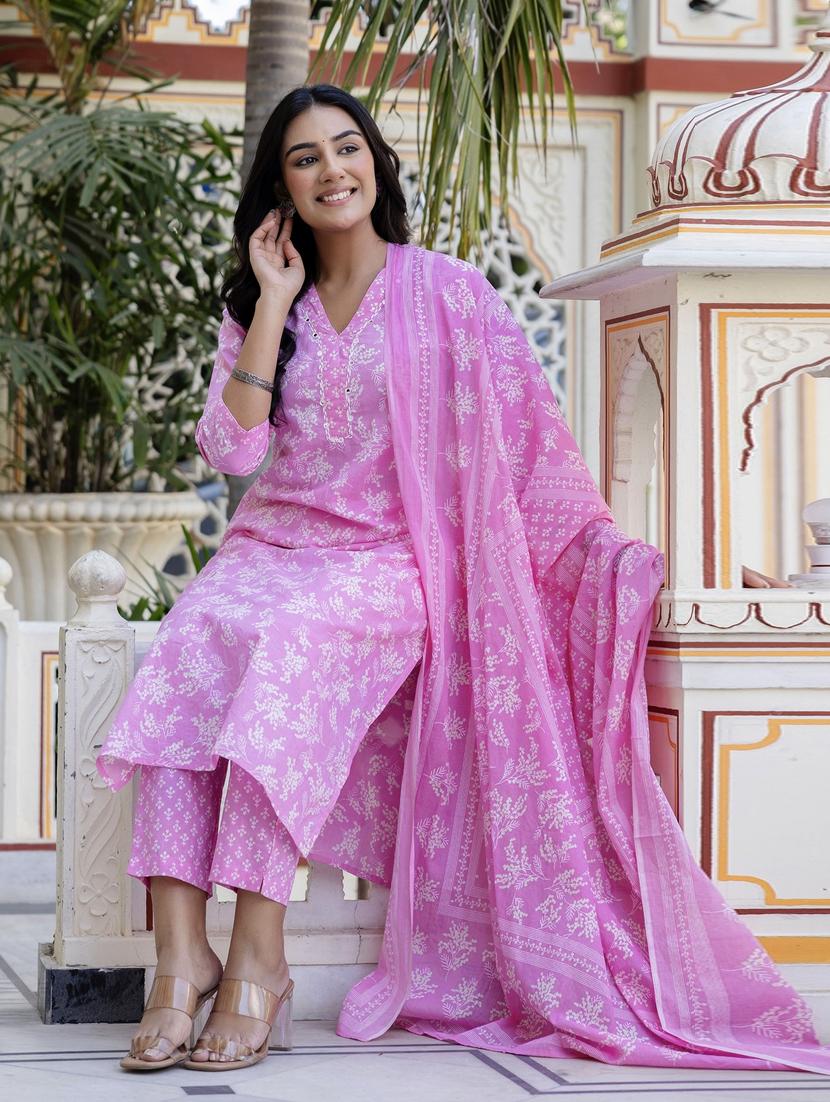 women three quarter sleeve kurta pant with dupatta set - 21956166 - Standard Image - 1