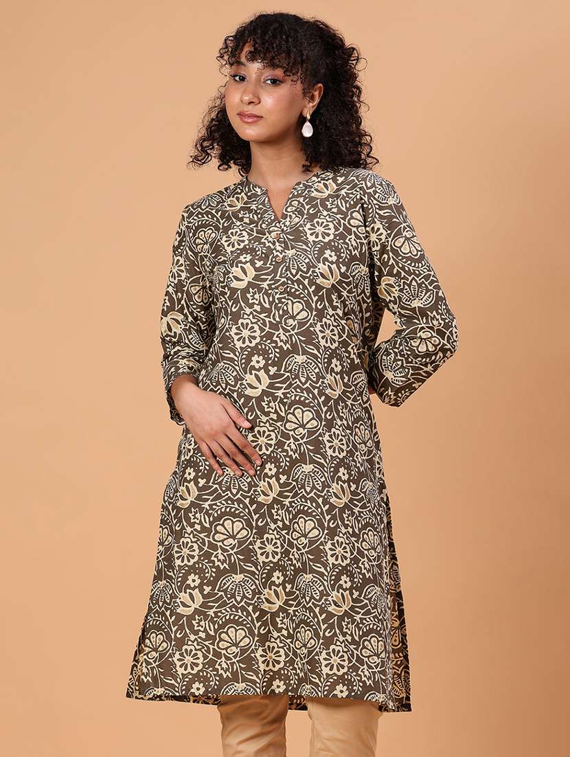 women printed three quarter sleeve straight kurta