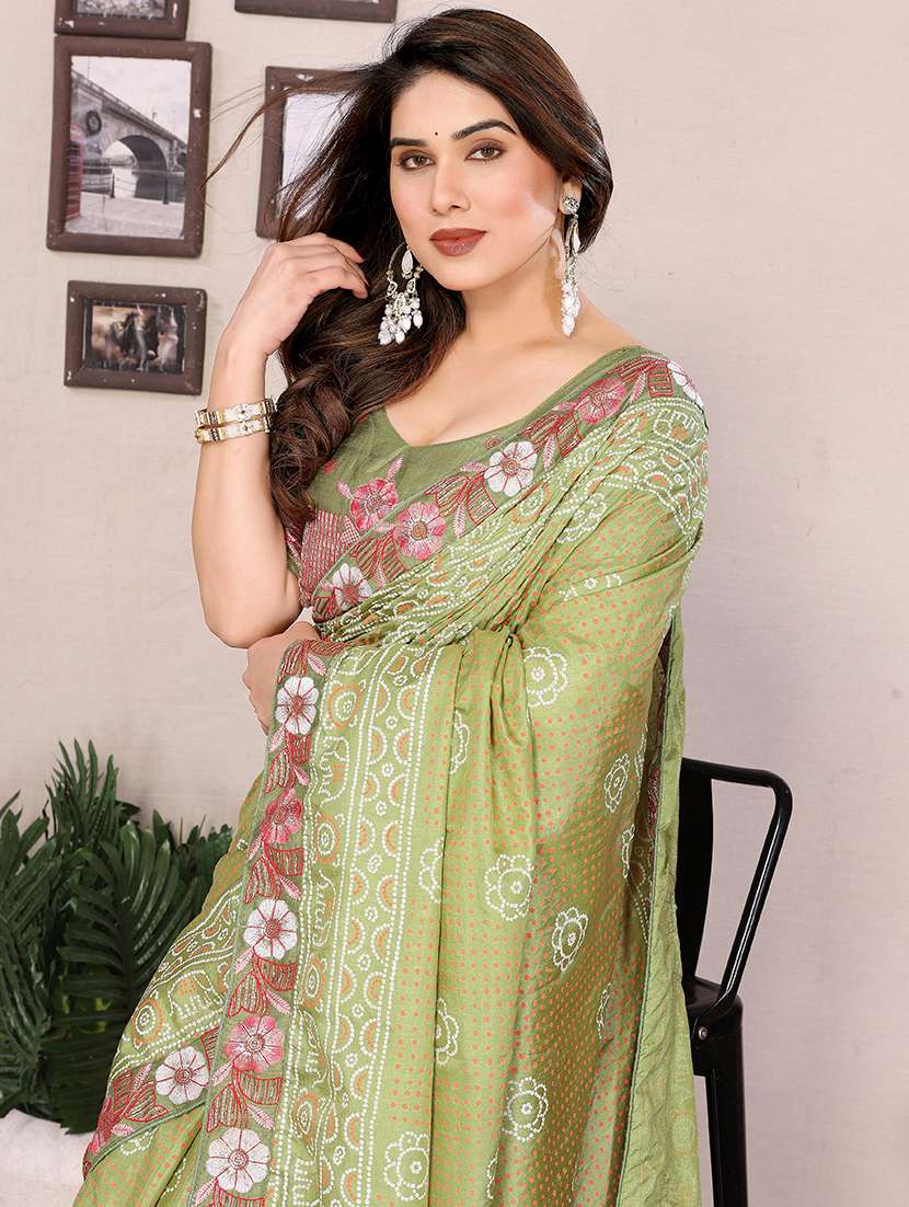 women bandhani embroidered bordered saree with blouse - 21956659 -  Standard Image - 4