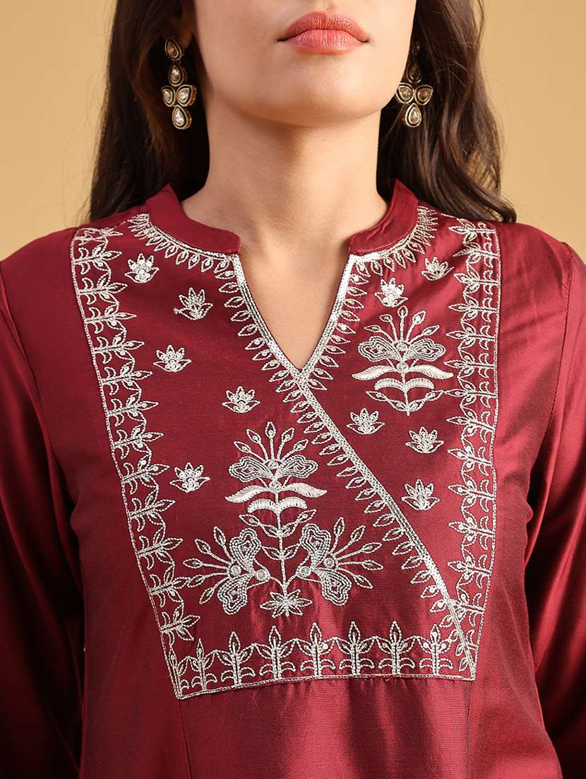 women embroidered three quarter sleeve a-line kurta - 21956931 -  Standard Image - 4