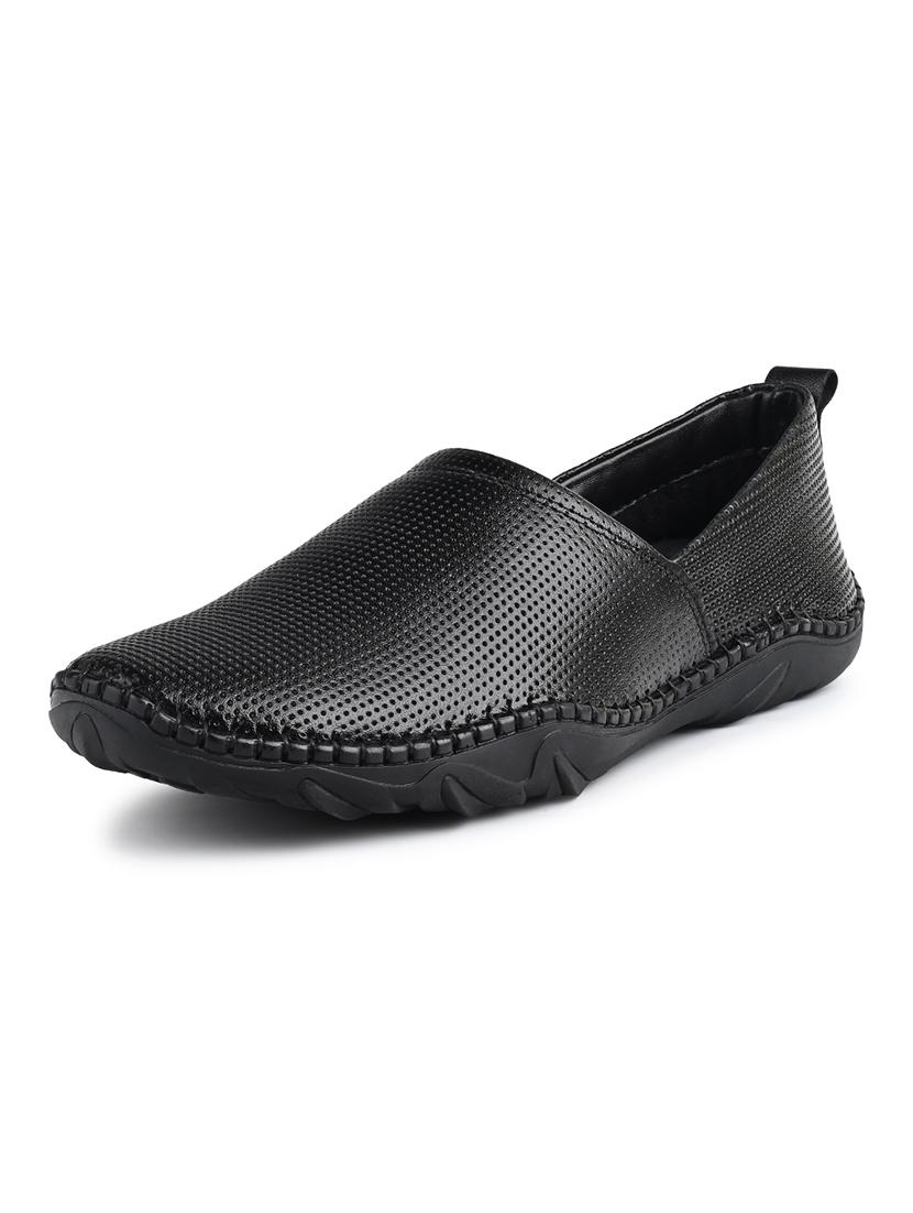 men black slip on mojari - 21956967 - Zoom Image - 0