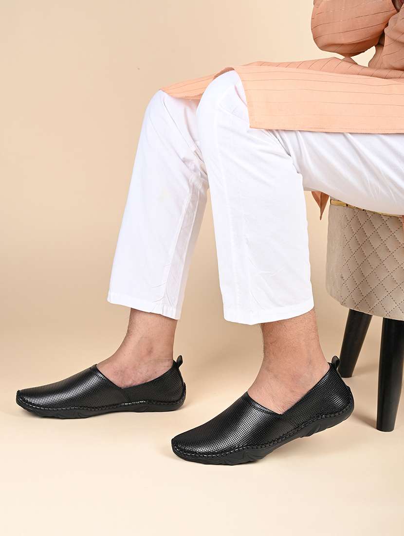 men black slip on mojari