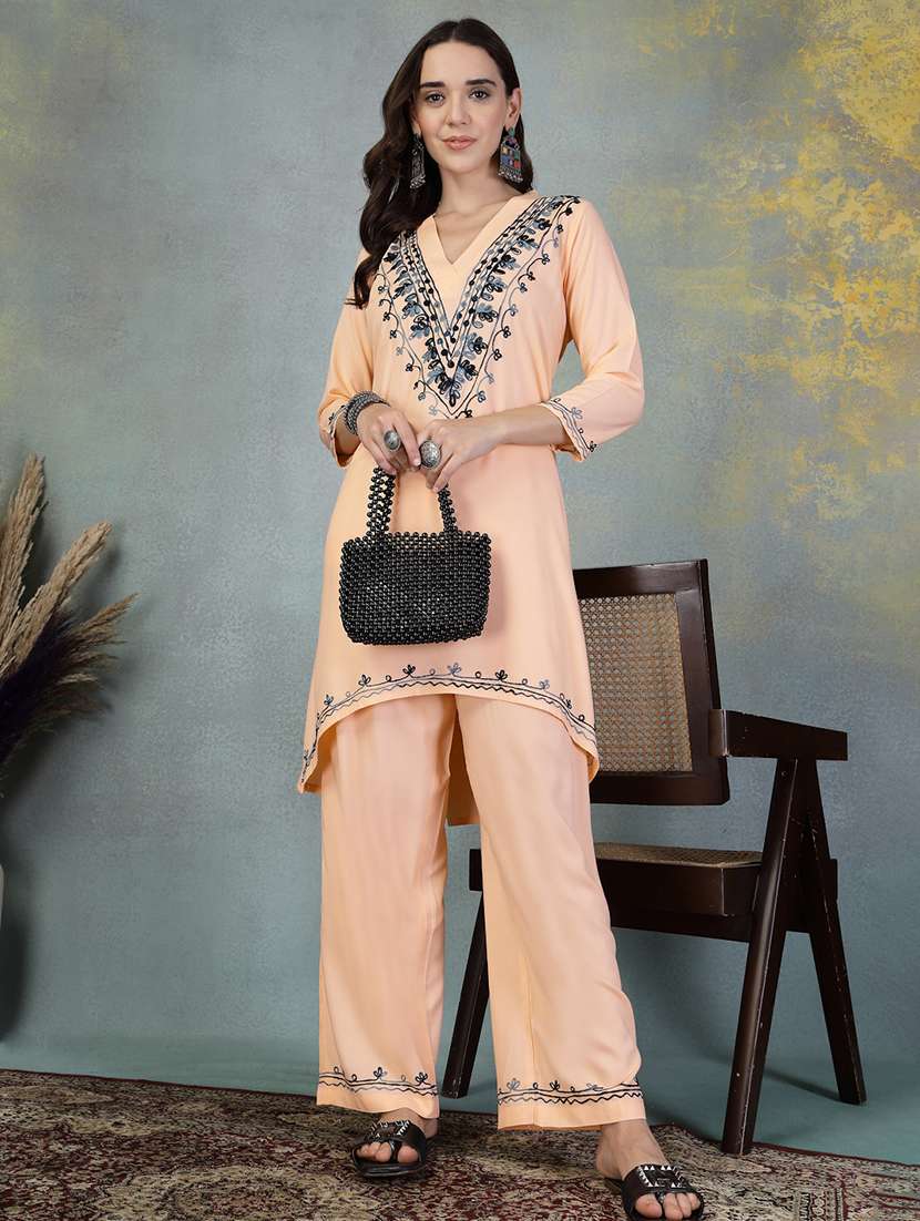women embroidered three quarter sleeve kurta pant set - 21956975 -  Standard Image - 4