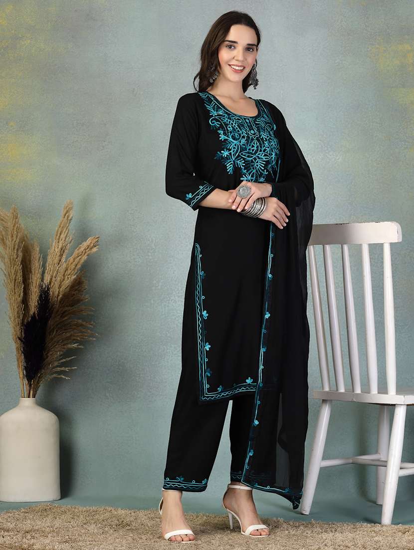 women three quarter sleeve kurta pant with dupatta set - 21956977 -  Standard Image - 1
