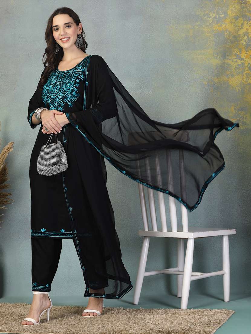 women three quarter sleeve kurta pant with dupatta set - 21956977 -  Standard Image - 4