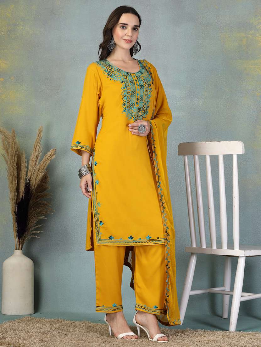 women three quarter sleeve kurta pant with dupatta set - 21956983 -  Standard Image - 1