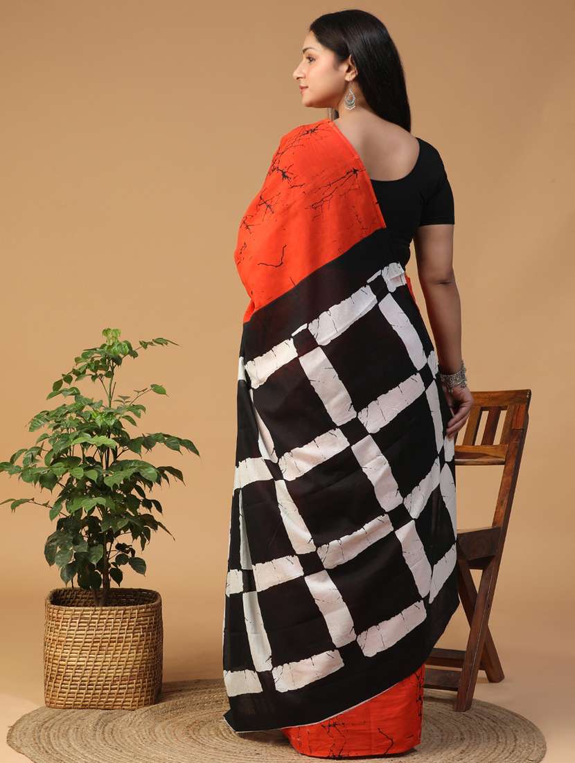 women printed casual wear saree with blouse - 21957827 - Standard Image - 4