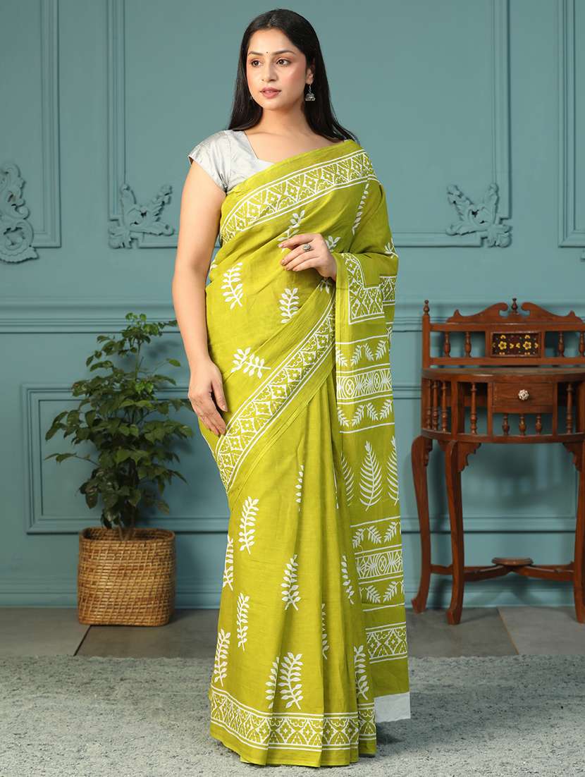 women printed casual wear saree with blouse - 21957828 -  Standard Image - 1