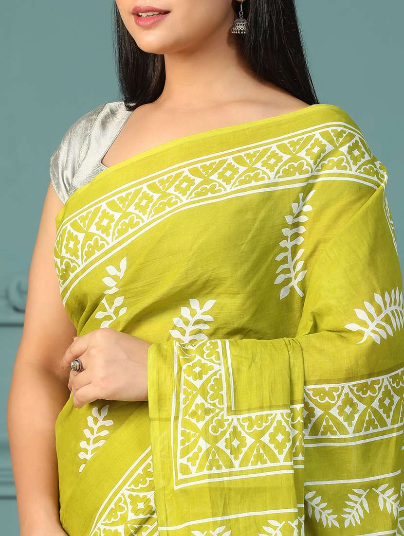 women printed casual wear saree with blouse - 21957828 - Standard Image - 6