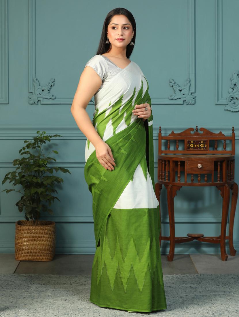 women printed casual wear saree with blouse - 21957840 - Standard Image - 1