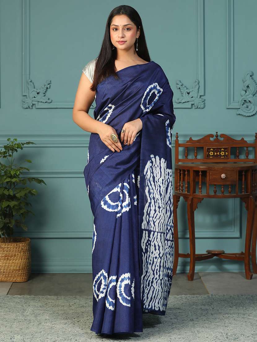 women printed casual wear saree with blouse