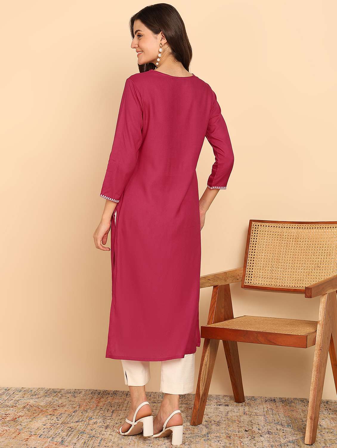 women embroidered three quarter sleeve straight kurta - 21957890 -  Standard Image - 4