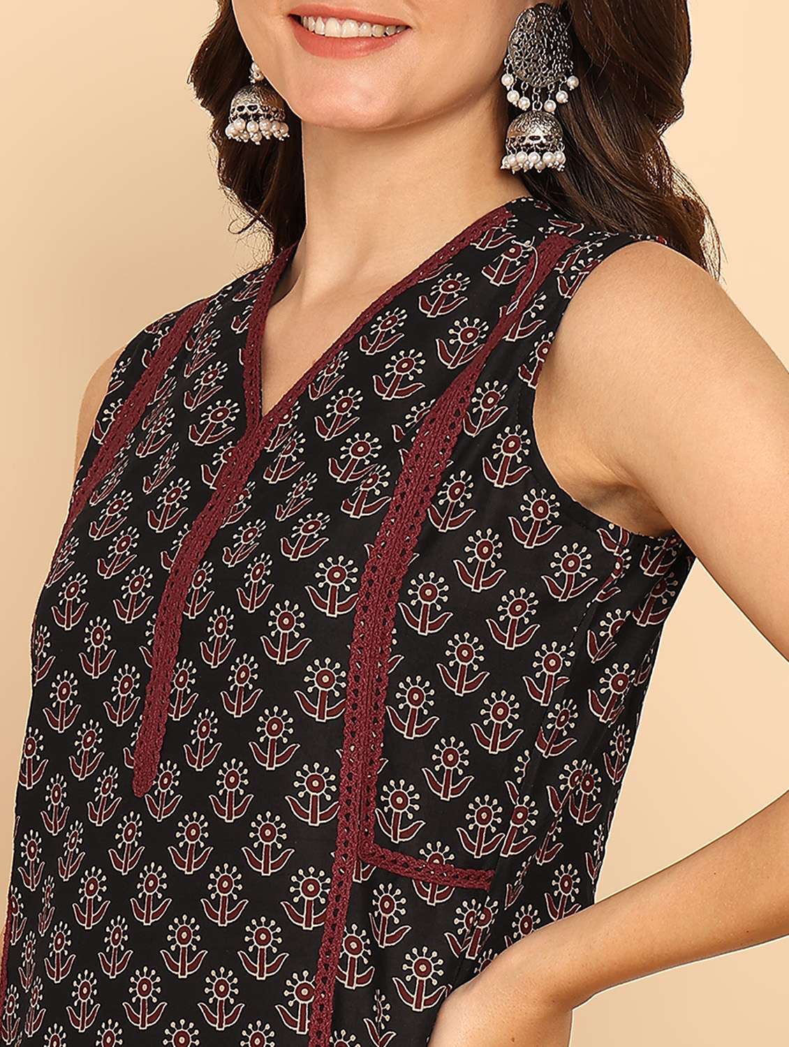 women floral printed sleeveless straight kurta - 21957892 -  Standard Image - 4