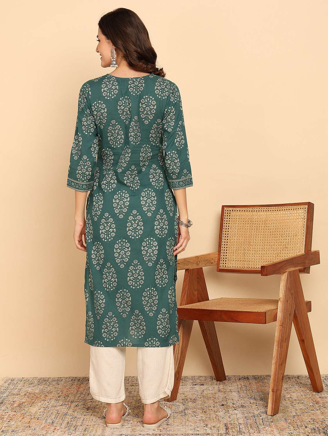 women three quarter sleeve straight kurta - 21957898 -  Standard Image - 4