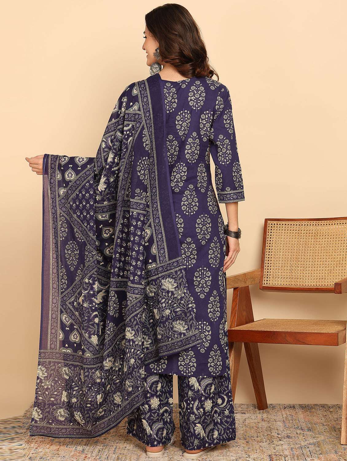 women three quarter sleeve kurta palazzo with dupatta set - 21957923 -  Standard Image - 4