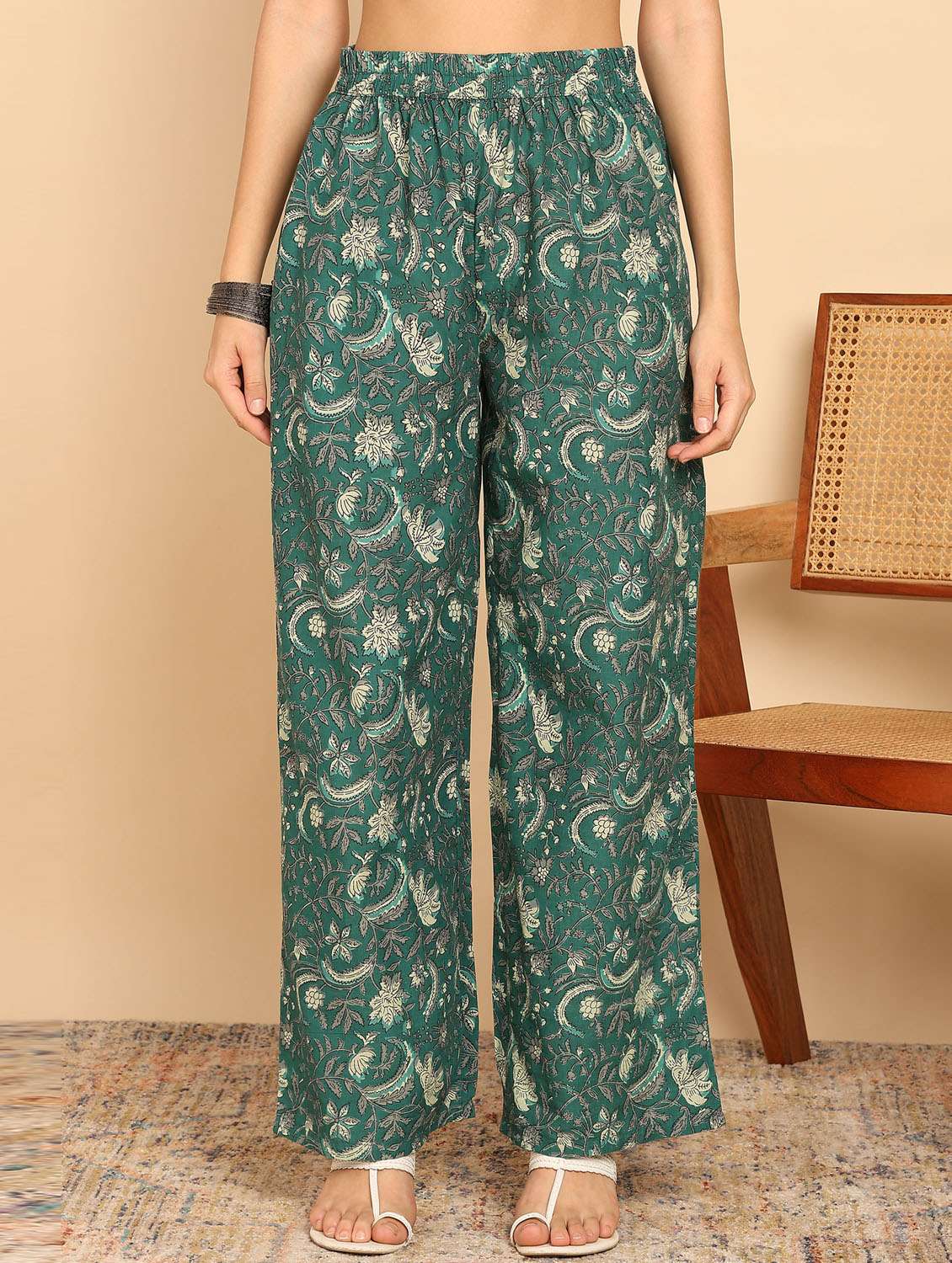 women three quarter sleeve kurta palazzo with dupatta set - 21957925 -  Standard Image - 4