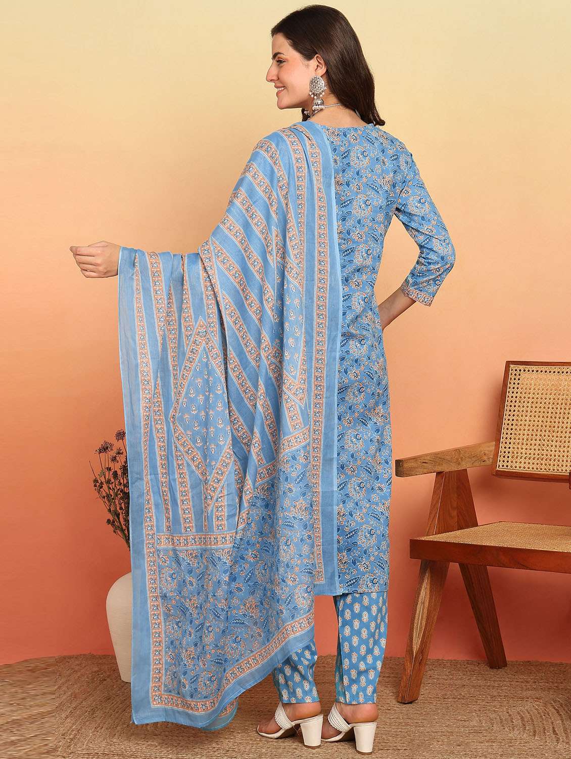 women three quarter sleeve kurta pant with dupatta set - 21957931 -  Standard Image - 4