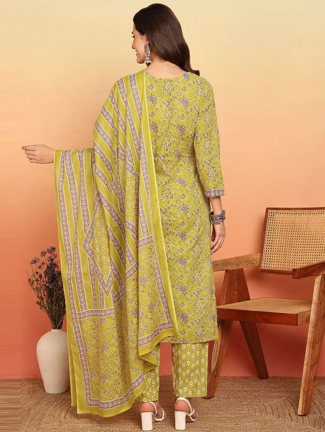 women three quarter sleeve kurta pant with dupatta set - 21957932 -  Standard Image - 4