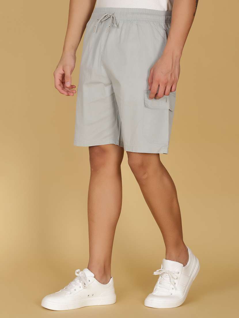 men solid mid rise regular fit cargo shorts - 21959345 -  Standard Image - 1