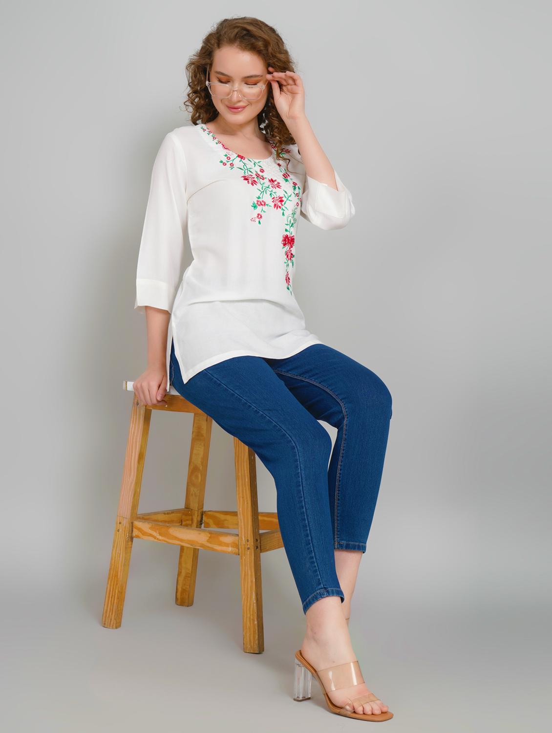 women embroidered three quarter sleeve straight kurti - 21959373 - Standard Image - 4