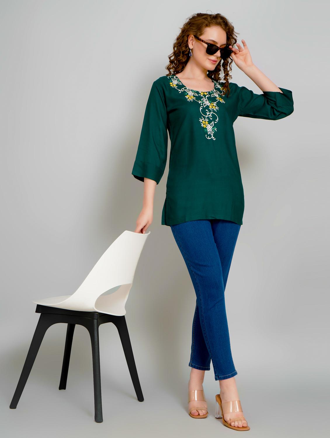 women embroidered three quarter sleeve straight kurti - 21959374 - Standard Image - 4