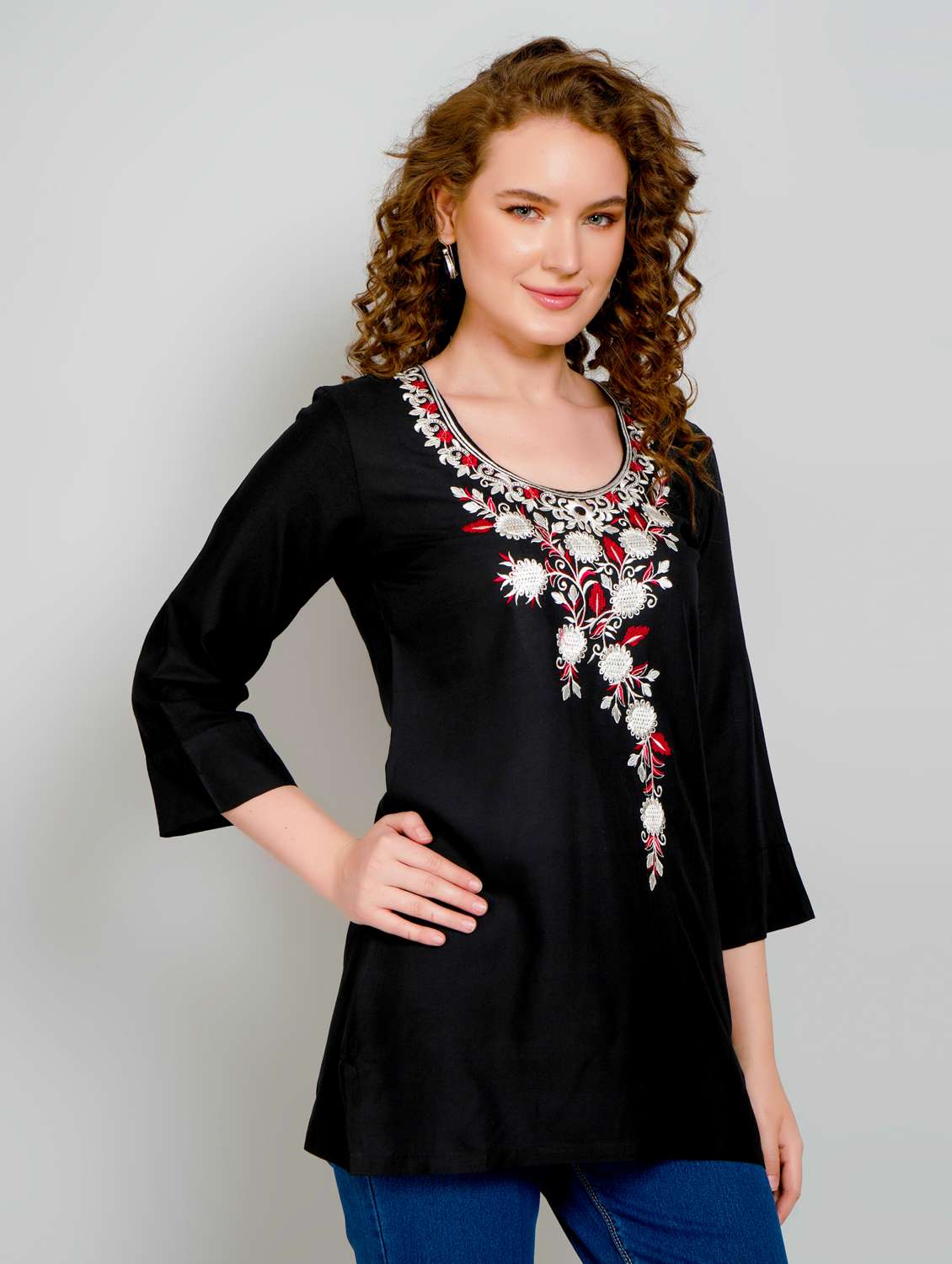 Women Embroidered Three Quarter Sleeve Straight Kurti