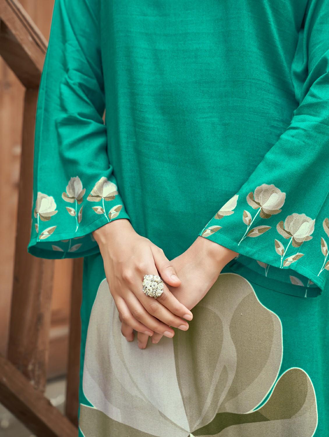 women floral printed long sleeve straight kurta - 21959400 - Standard Image - 4