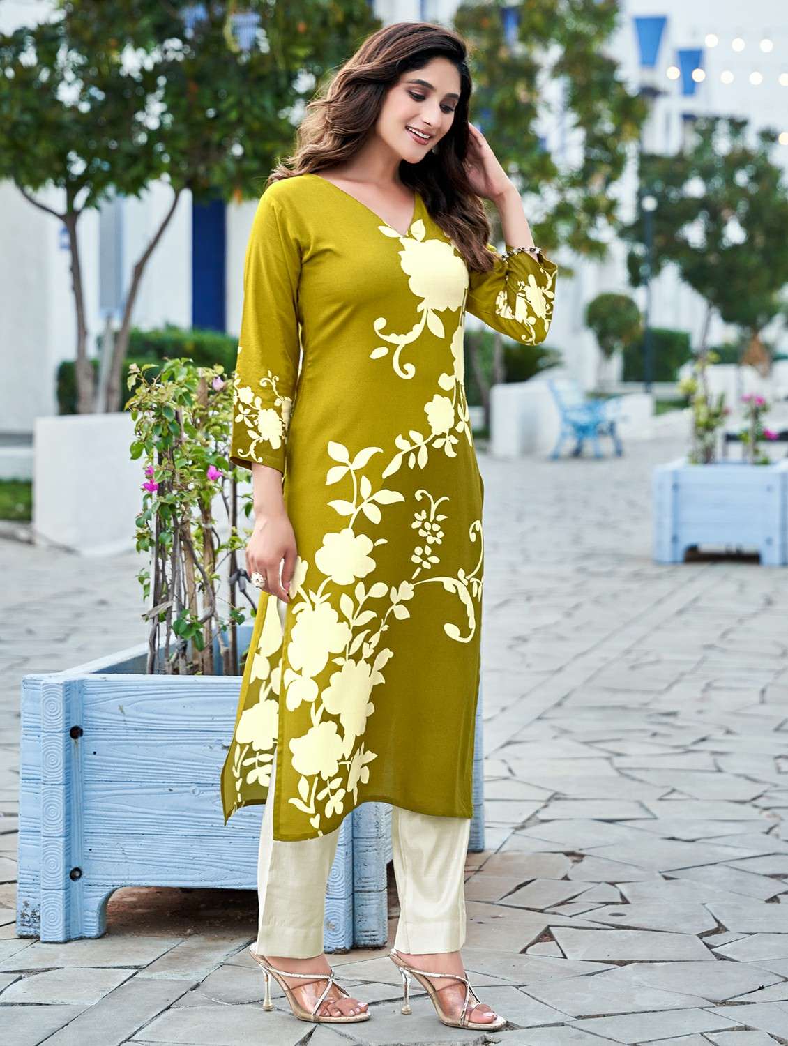 women floral printed long sleeve straight kurta - 21959411 -  Standard Image - 1