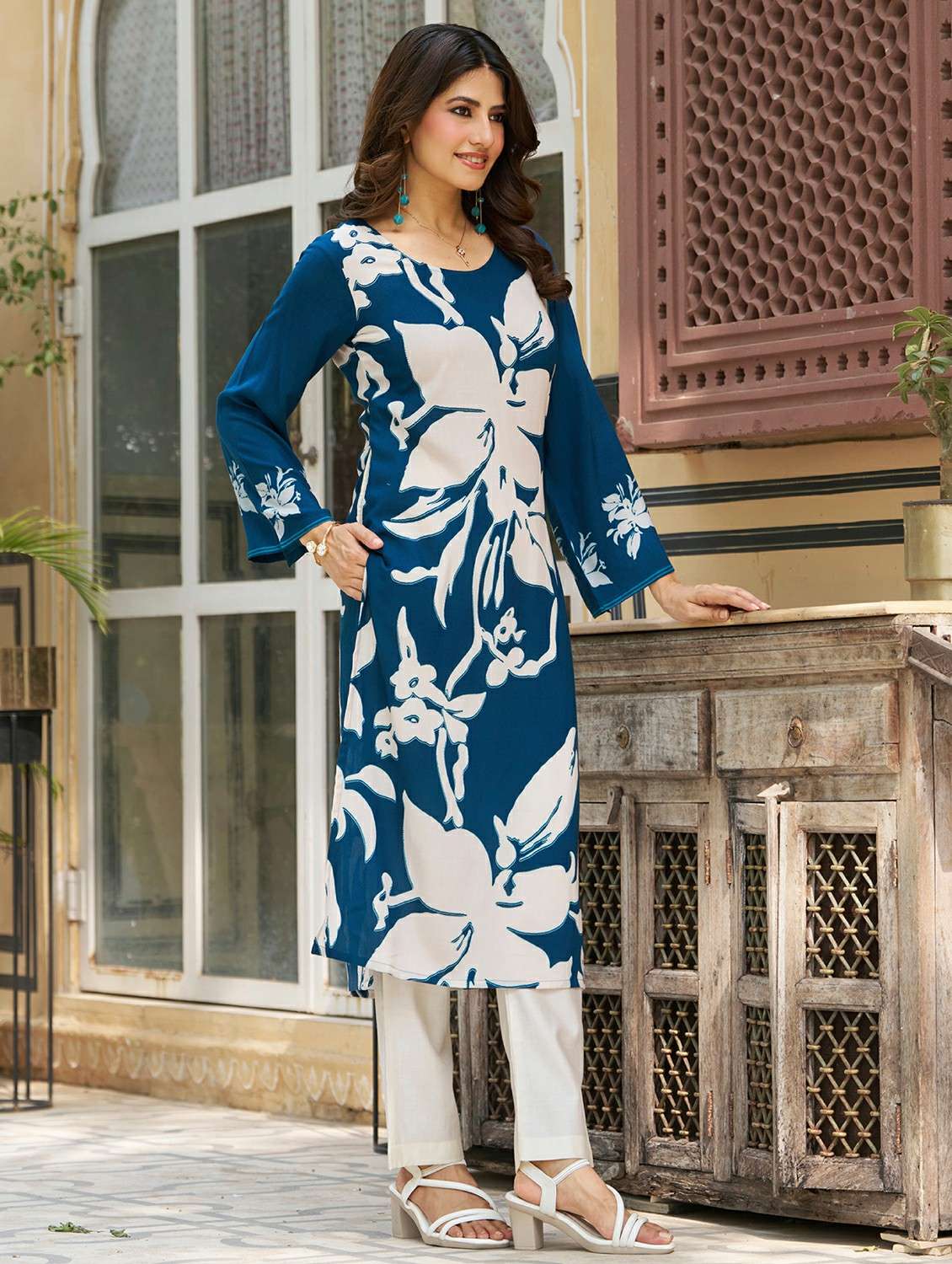 women floral printed long sleeve straight kurta - 21959422 -  Standard Image - 1