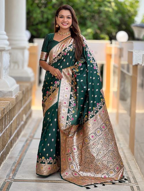women self design banarasi saree with blouse - 21959454 - Standard Image - 0
