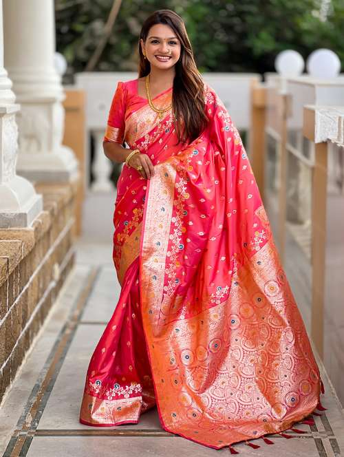 women self design banarasi saree with blouse - 21959455 - Standard Image - 0