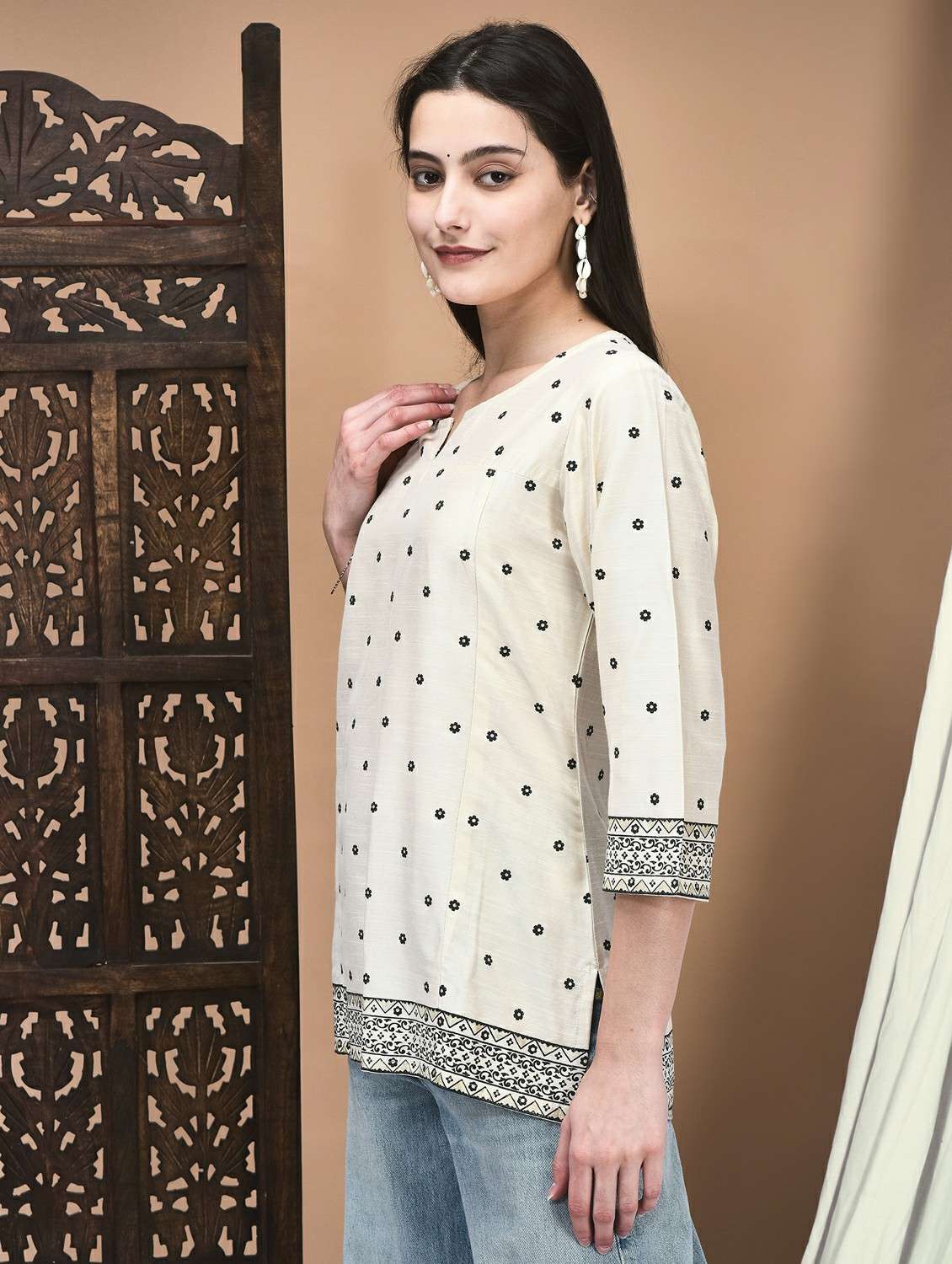 women three quarter sleeve straight kurti - 21959478 -  Standard Image - 1