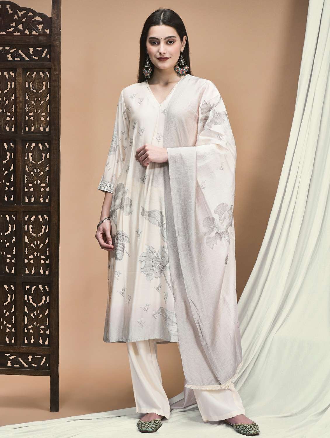 women three quarter sleeve kurta pant with dupatta set - 21959516 -  Standard Image - 1