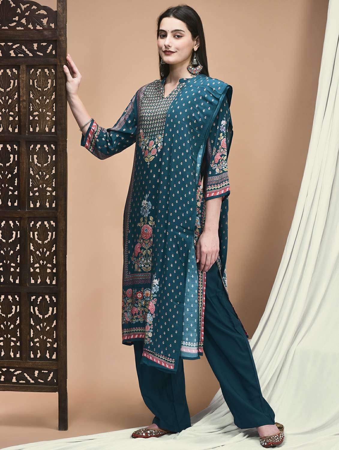 women three quarter sleeve kurta pant with dupatta set - 21959519 - Standard Image - 1