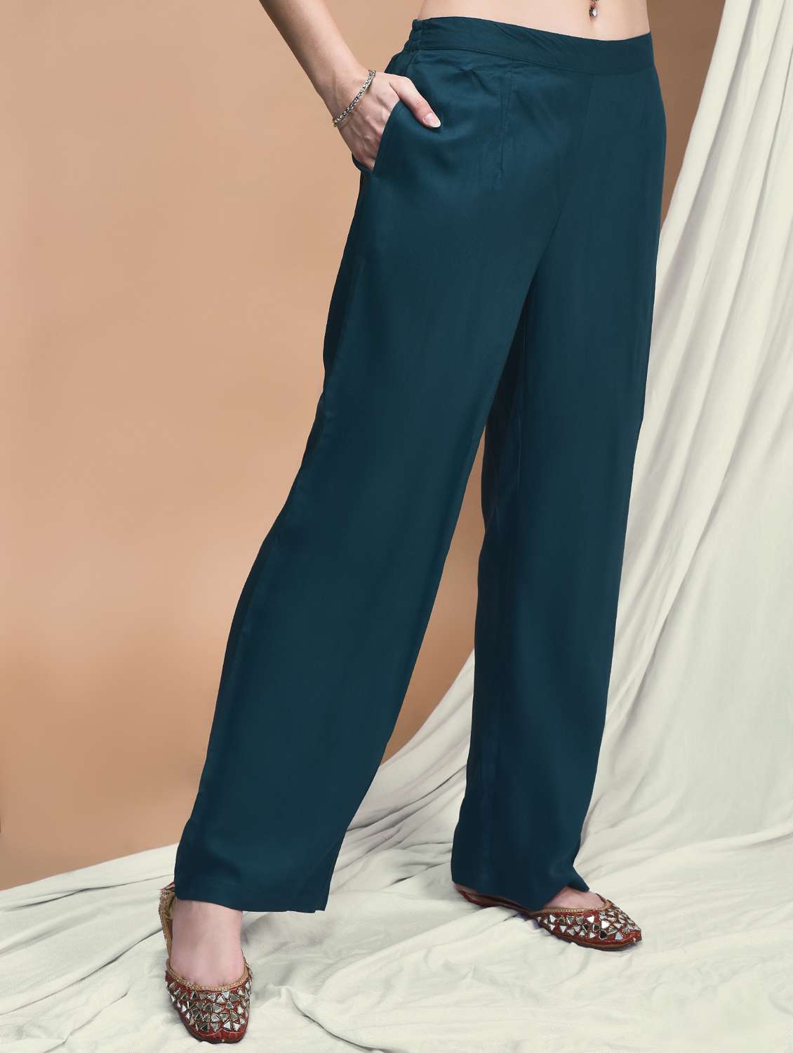 women three quarter sleeve kurta pant with dupatta set - 21959519 - Standard Image - 4