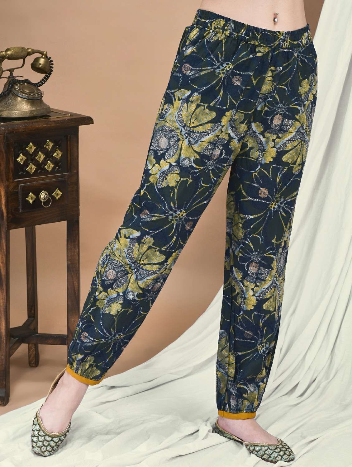 women three quarter sleeve kurta salwar with dupatta set - 21959520 -  Standard Image - 4