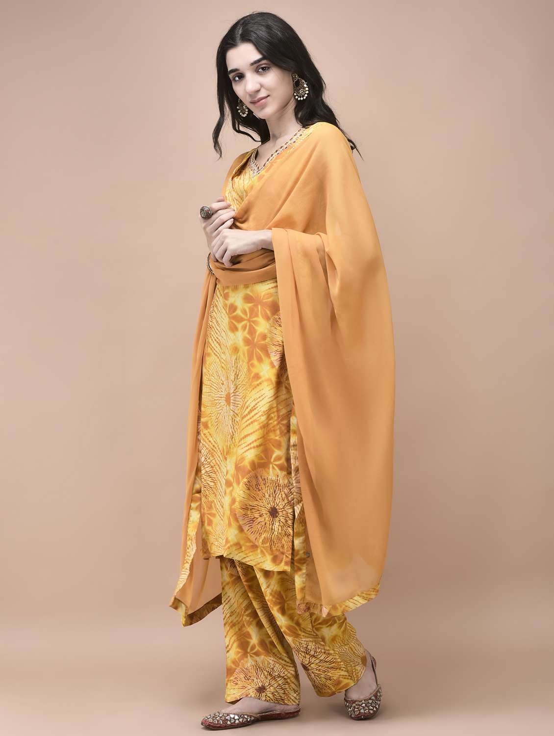women mustard sleeveless kurta pant with dupatta set - 21959523 - Standard Image - 1