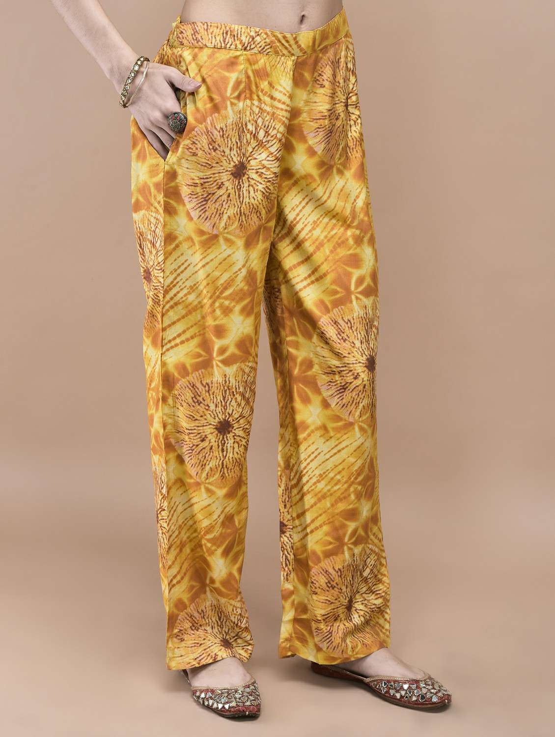 women mustard sleeveless kurta pant with dupatta set - 21959523 - Standard Image - 4