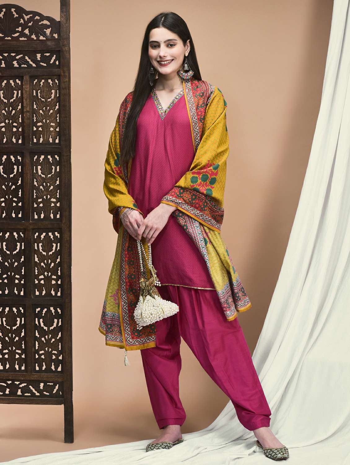 women three quarter sleeve kurta salwar with dupatta set