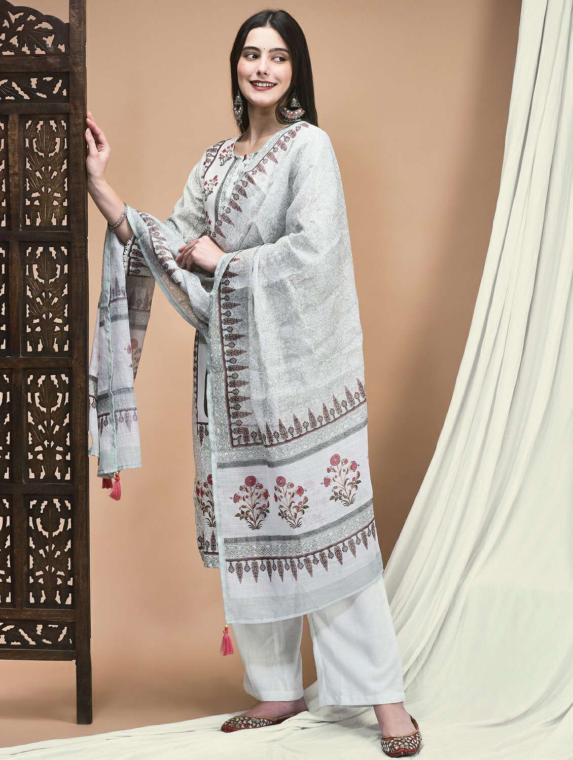 women three quarter sleeve kurta pant with dupatta set - 21959525 - Standard Image - 1