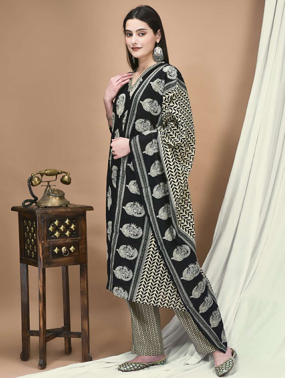 women three quarter sleeve kurta pant with dupatta set - 21959529 -  Standard Image - 1