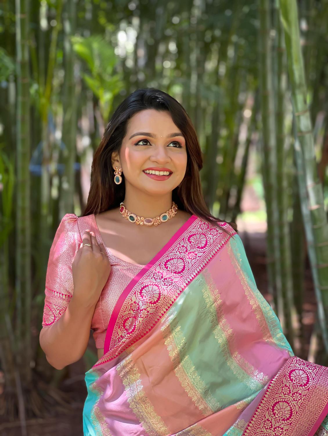 women self design banarasi saree with blouse - 21959570 - Standard Image - 4