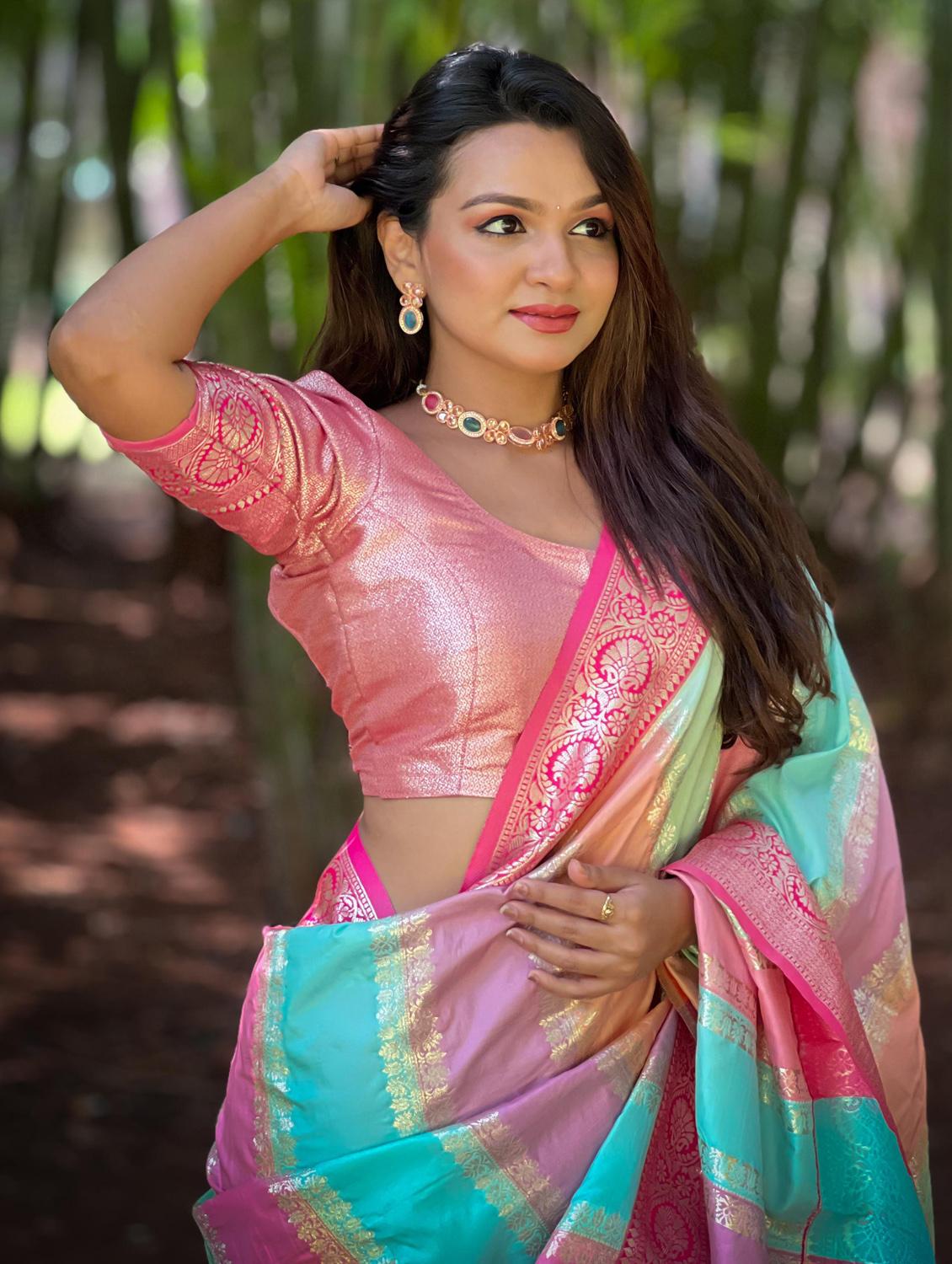 women self design banarasi saree with blouse - 21959570 - Standard Image - 6